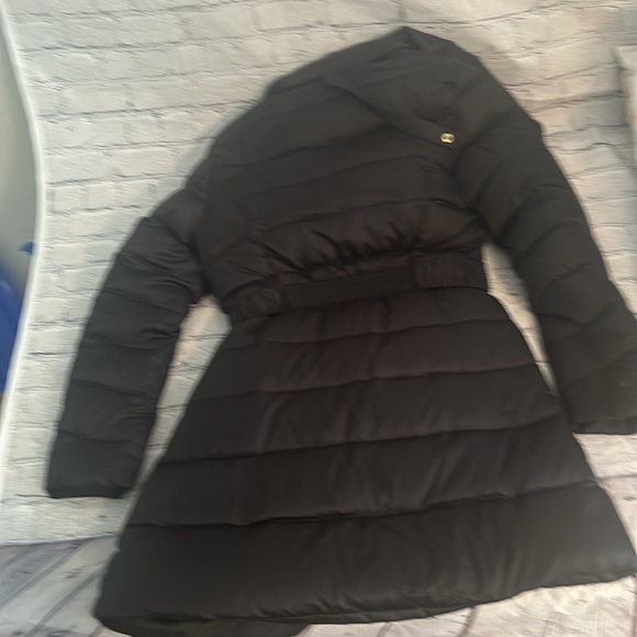 Women’s size medium puffer coat laundry by Shelli regal - Picture 8 of 9